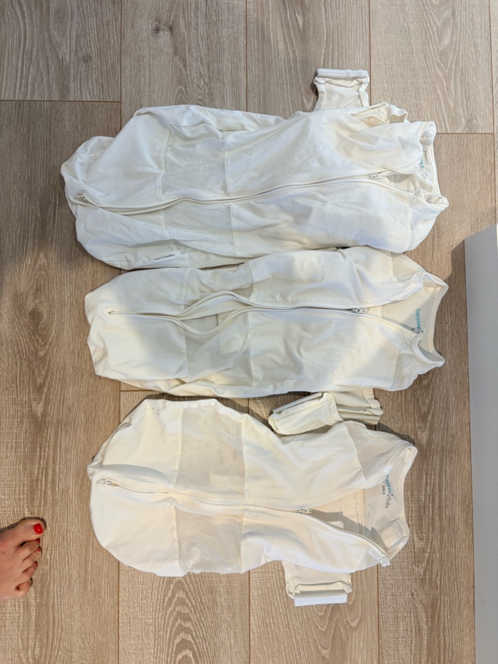 White Zip-Up Infant Sleep Sacks (Set of 3)
SNOO small medium large